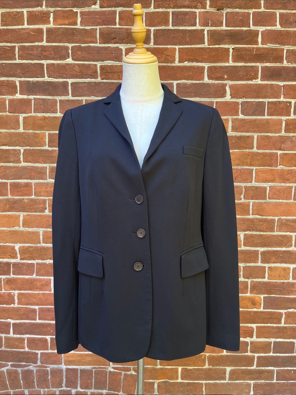 Akris Punto Black Tailored Three-Button Blazer